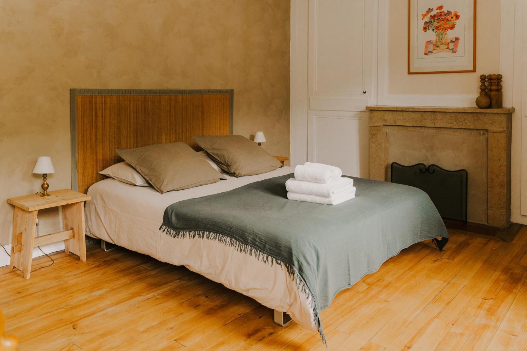 Maison D'Hotes Et Gite De Charme Avec Piscine, La Lhuiseraie Oda fotoğraf