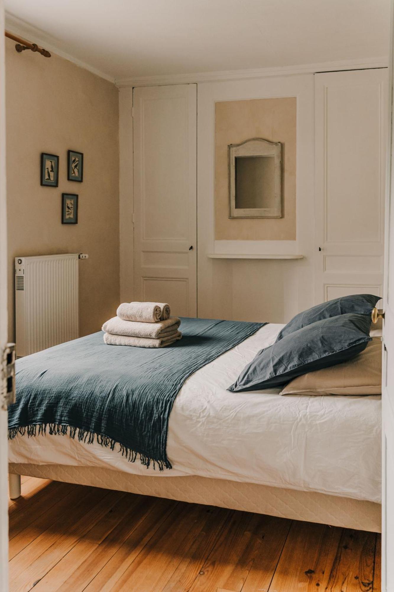 Maison D'Hotes Et Gite De Charme Avec Piscine, La Lhuiseraie Oda fotoğraf